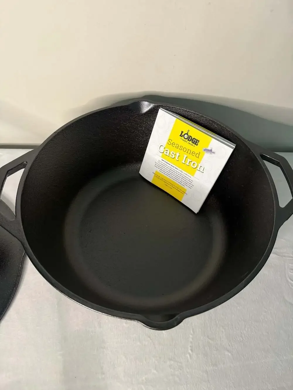 Lodge 7 Quart Cast Iron Dutch Oven
